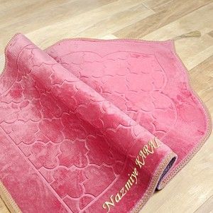  İsminizi Seccadeye Yazıyoruz Kapitone Peluş Seccade(80 x 120 cm - 900 gr)-Pembe