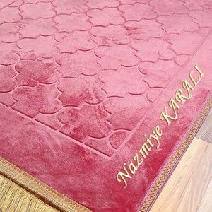  İsminizi Seccadeye Yazıyoruz Kapitone Peluş Seccade(80 x 120 cm - 900 gr)-Pembe