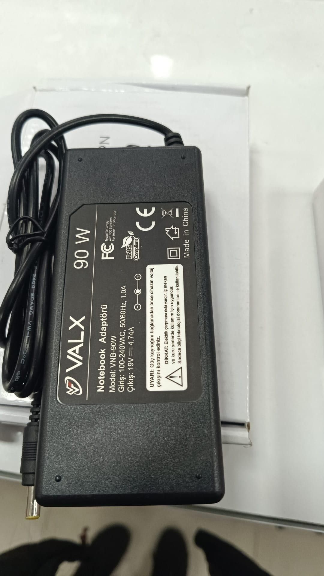 Valx VNB-90W 19V 4.74A 5.5x3.0mm Notebook Adaptör